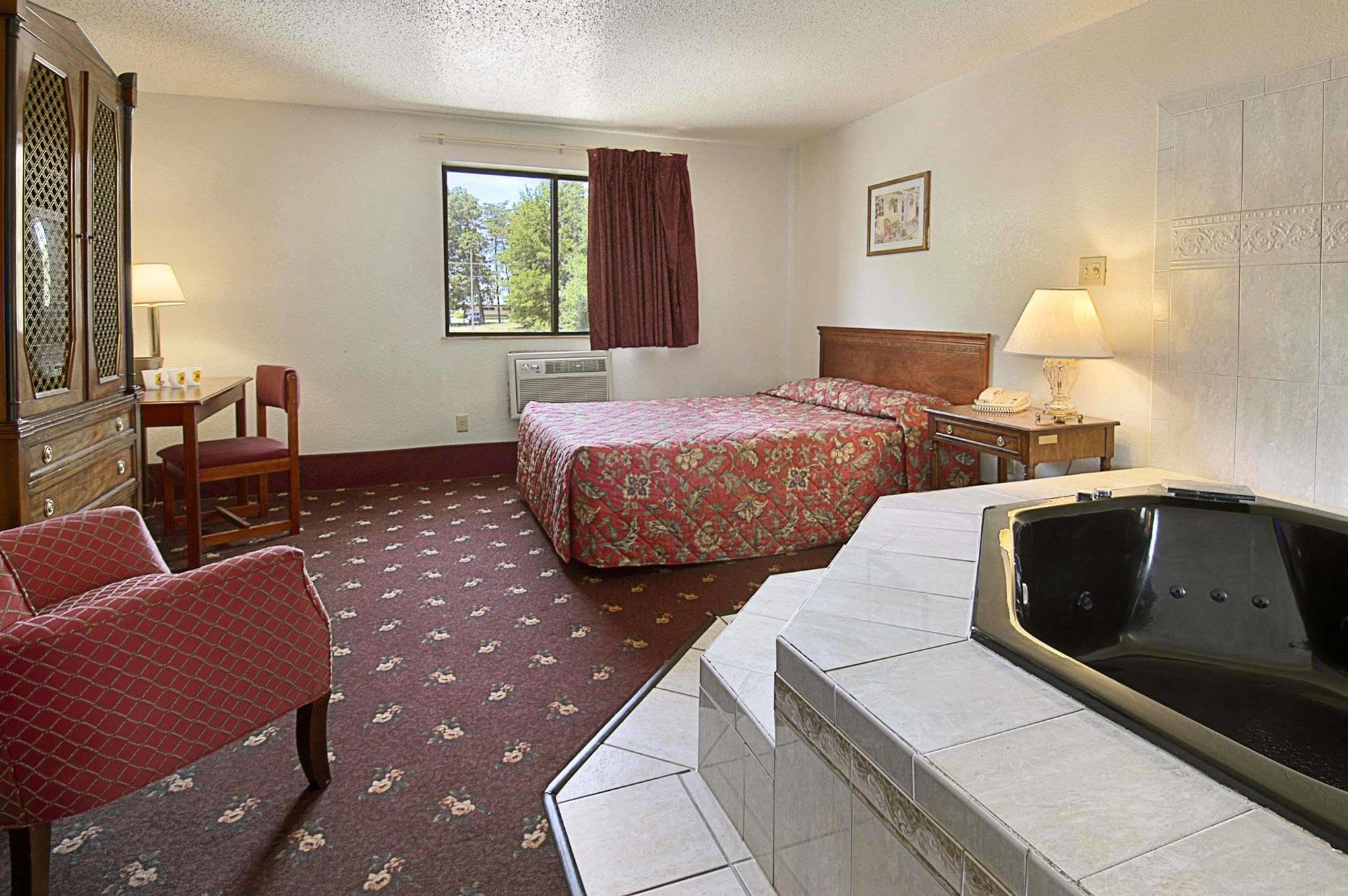 Motel Super 8 By Wyndham Waldorf Exteriér fotografie